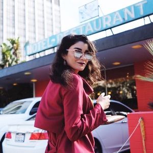 Meet your Posher, Taylor